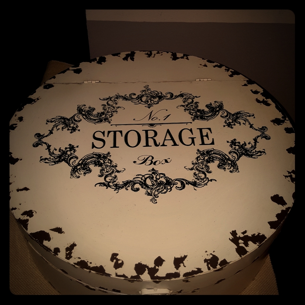 Metal vintage inspired storage container